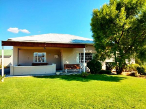 Sunnyside Farm Cottage, Oudtshoorn, South Africa